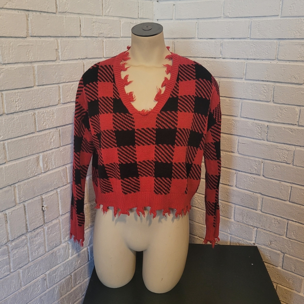 No Boundaries Red & Black Buffalo Plaid Frayed V-Neck Sweater, S (3-5)